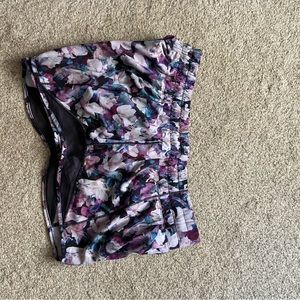 Like new lululemon hotty hot shorts 2.5in